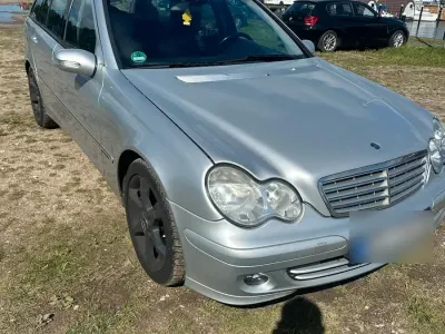 Gebraucht Mercedes C320 224 PS (164 kW) 2005 Silber Kombi