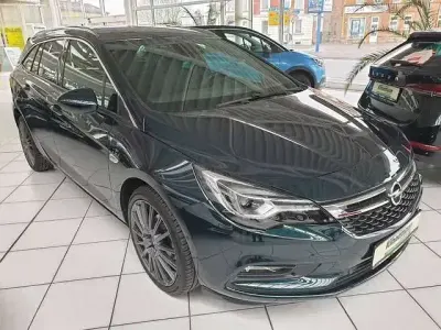 Gebraucht Opel Astra Dynamic 150 PS (110 kW) 2019 Smaragdgrün met. Kombi