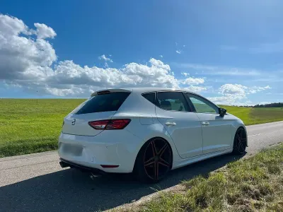 Gebraucht Seat Leon CONNECT 125 PS (91 kW) 2016 Weiß Limousine