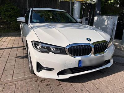 BMW 330e