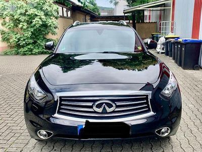 Infiniti QX70