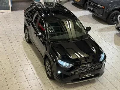 Gebraucht Toyota RAV4 175 PS (128 kW) 2023 Schwarz SUV