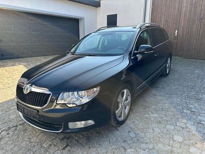 Gebraucht Skoda Superb 170 PS (125 kW) 2012 Schwarz Kombi