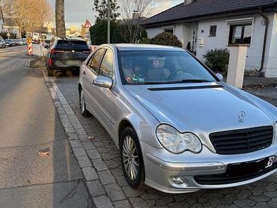 Gebraucht Mercedes C200 Avantgarde 122 PS (89 kW) 2004 Silber Limousine