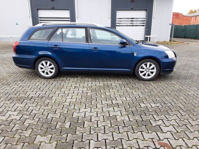 gebraucht Toyota Avensis Kombi 2.0 D-4D Executive AHK