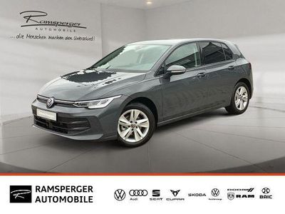Grau (delfingrau metallic) Gebraucht 2025 VW Golf VIII Life | 26.390 € (Guter Preis)