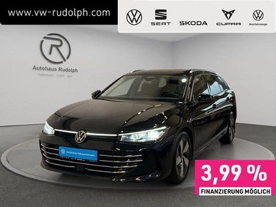 Grenadillschwarz metallic (metallic) Gebraucht 2024 VW Passat Elegance Kombi | 35.949 € (Guter Preis)