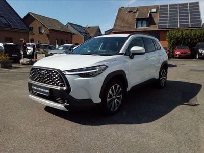 Neu Toyota Corolla Cross Team 197 PS (144 kW) 2025 Weiß SUV