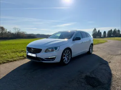 Gebraucht Volvo V60 Summum 220 PS (161 kW) 2016 Weiß Kombi