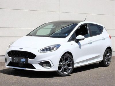 Frostweiß (metallic) Gebraucht 2018 Ford Fiesta ST-Line Limousine | 13.755 € (Etwas zu teuer)