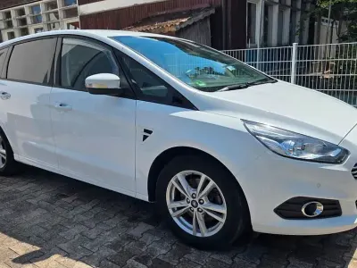 Gebraucht Ford S-MAX Titanium 150 PS (110 kW) 2019 Weiß Van / Kleinbus