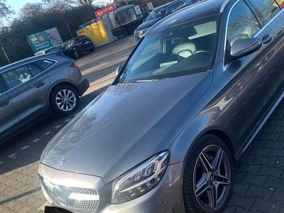 Grau Gebraucht 2018 Mercedes C220 AMG line Limousine | 16.000 € (Fairer Preis)