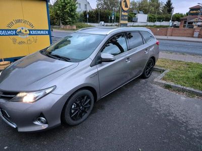 Toyota Auris Hybrid