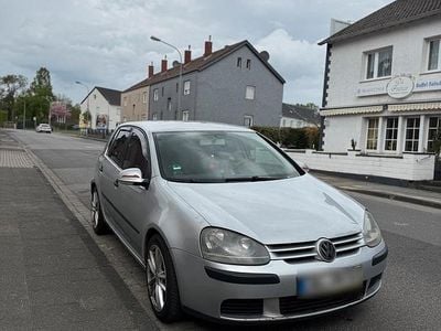 Usata VW Golf IV 105 CV (77 kW) 2005 Argento Berlina