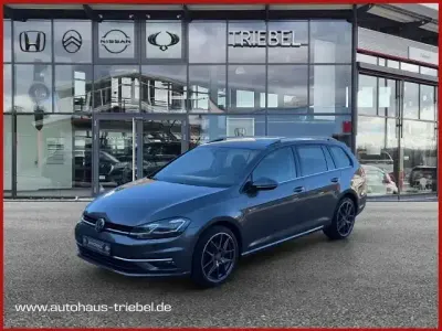 Usata VW Golf VII Highline 150 CV (110 kW) 2020 Grigio Station wagon