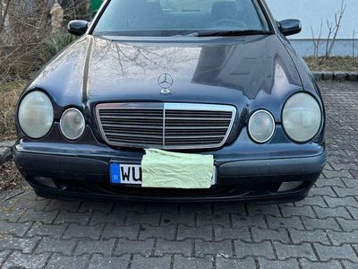 Gebraucht Mercedes E270 170 PS (125 kW) 2001 Schwarz Limousine