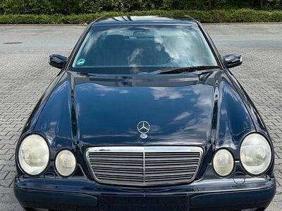 Mercedes E270