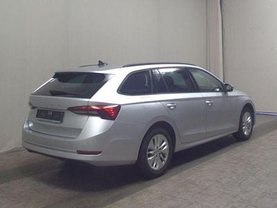 Gebraucht Skoda Octavia Ambition 150 PS (110 kW) 2022 Brilliantsilber metallic Kombi