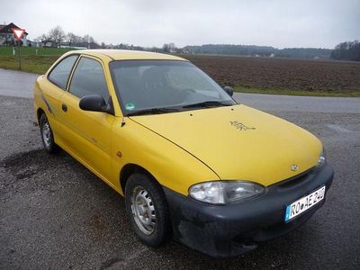 Gebraucht Hyundai Accent 75 PS (55 kW) 1997 Gelb Limousine