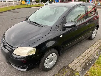 Gebraucht VW Fox 55 PS (40 kW) 2009 Schwarz Kleinwagen