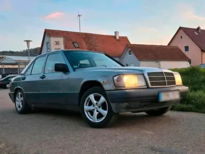 Gebraucht Mercedes 190 118 PS (86 kW) 1989 Grau Limousine