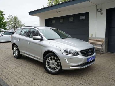 gebraucht Volvo XC60 Momentum D4 AWD tLEDER+NAVI+KAMERA+XENON+AHK+ALU