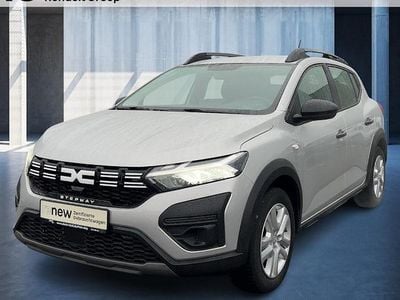 Usata Dacia Sandero Essentiel 101 CV (74 kW) 2024 Argento Berlina