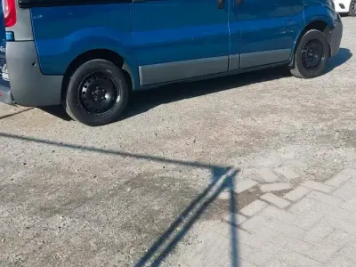 Usata Opel Vivaro 114 CV (83 kW) 2009 Blu Monovolume