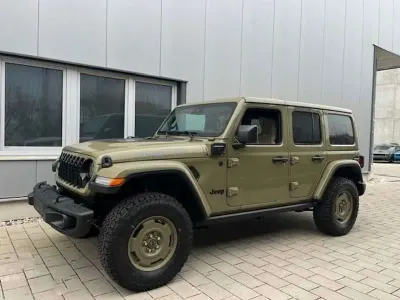 Neu Jeep Wrangler 381 PS (280 kW) 2025 Grün SUV