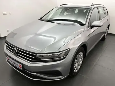 Gebraucht VW Passat Business 150 PS (110 kW) 2023 Grau Kombi