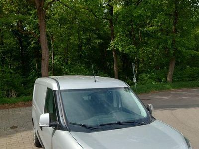 Begagnad Fiat Doblò Lounge 95 HK (69 kW) 2019 Silver Minibuss