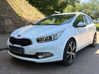 Gebraucht Kia Ceed Sportswagon FIFA World Cup Edition 135 PS (99 kW) 2014 Weiß Kombi