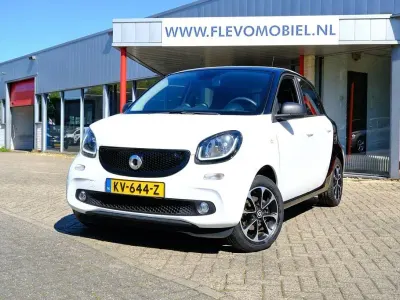 Second-hand Smart ForFour Passion 71 CP (52 kW) 2016 Alb Hatchback