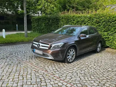 Gebraucht Mercedes GLA200 156 PS (114 kW) 2026 Braun SUV