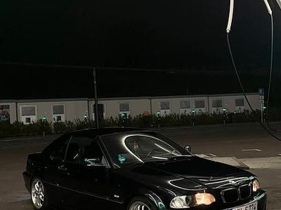 Blau Gebraucht 2001 BMW 318 Cabriolet M Sport Cabrio | 8.500 €