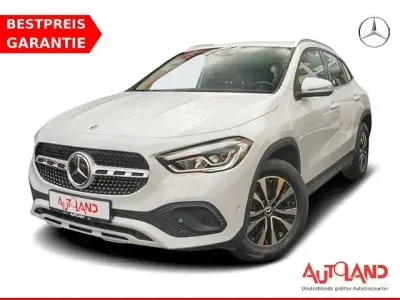 Używany Mercedes GLA200 Style 163 KM (119 kW) 2022 Biały SUV