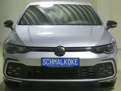 Gebraucht VW Golf VIII GTI 245 PS (180 kW) 2023 Reflexsilber Limousine