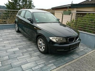 Gebraucht BMW 116 122 PS (89 kW) 2007 Schwarz Kleinwagen