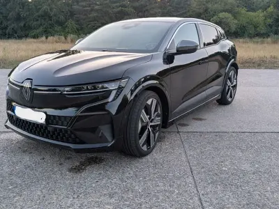 Gebraucht Renault Megane E-Tech Iconic 160 kW (218 PS) 2022 Schwarz Limousine