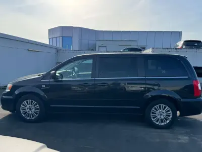 Gebraucht Lancia Voyager S 177 PS (130 kW) 2014 Schwarz Van / Kleinbus