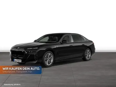 Gebraucht BMW M760e Comfort Edition 571 PS (419 kW) 2025 Black sapphire metallic Limousine