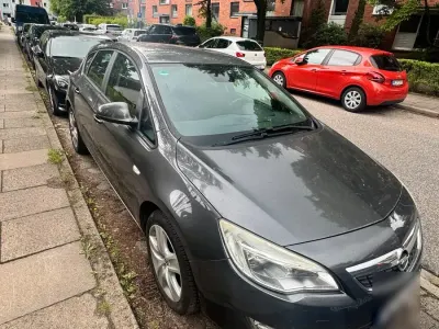 Gebraucht Opel Astra 85 PS (62 kW) 2011 Limousine