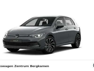 Gebraucht VW Golf VIII Style 190 PS (139 kW) 2024 Grau Limousine