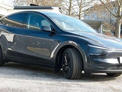 Neu Tesla Model Y Performance 378 kW (514 PS) 2026 Schwarz SUV