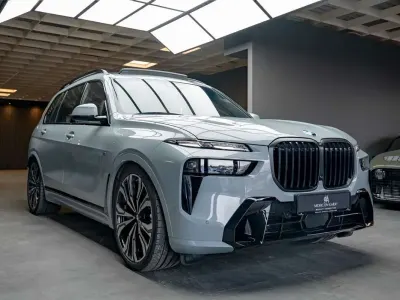 Nuova BMW X7 M Sport 352 CV (258 kW) 2026 Grigio SUV