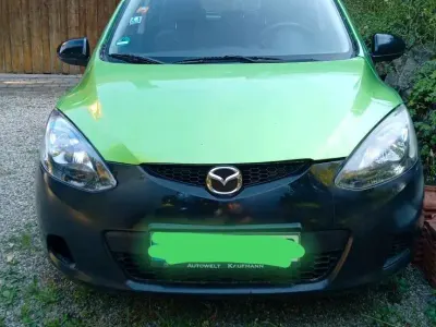 Gebraucht Mazda 2 86 PS (63 kW) 2009 Grün Kleinwagen