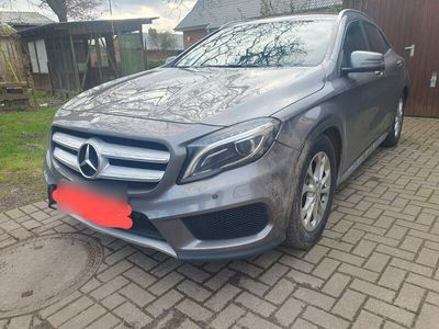 gebraucht Mercedes GLA200 d DCT AMG Line