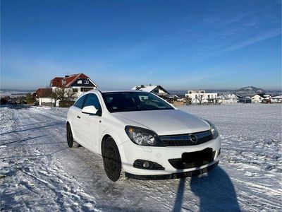 Weiß Gebraucht 2009 Opel Astra GTC Coupé | 3.450 € (Fairer Preis)