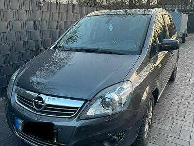 Gebraucht Opel Zafira Design Edition 125 PS (91 kW) 2011 Grau Van / Kleinbus