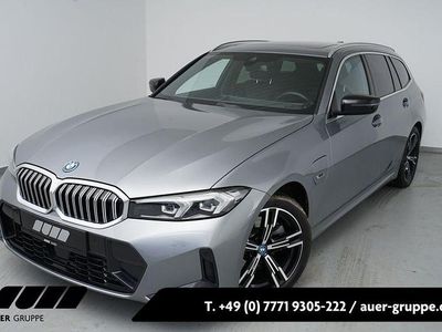 Grau Gebraucht 2022 BMW 320e M Sport Kombi | 29.200 € (Etwas zu teuer)